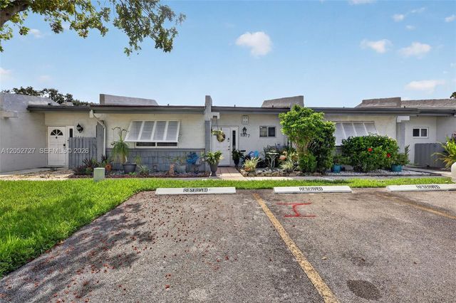 2377 N 37th Avenue, Hollywood, FL 33021