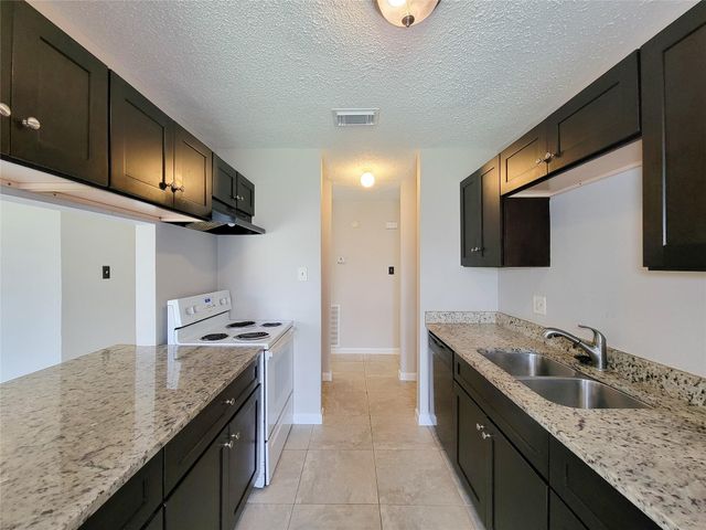 8530 Quail Burg Lane, Houston, TX 77489
