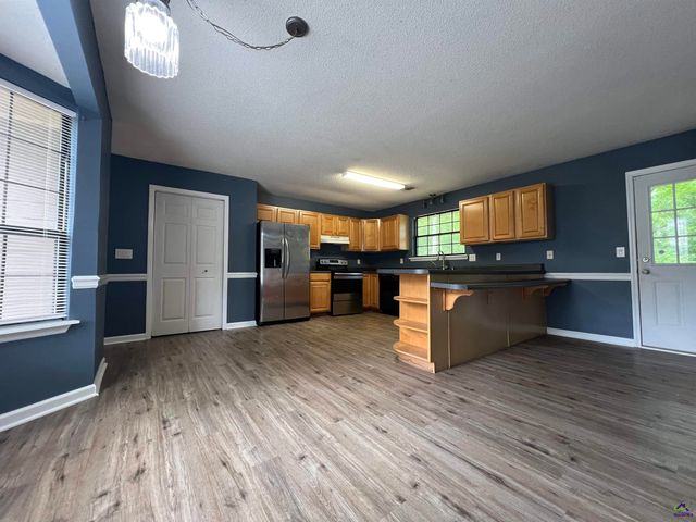 313 Kirkwood Circle, Warner Robins, GA 31088