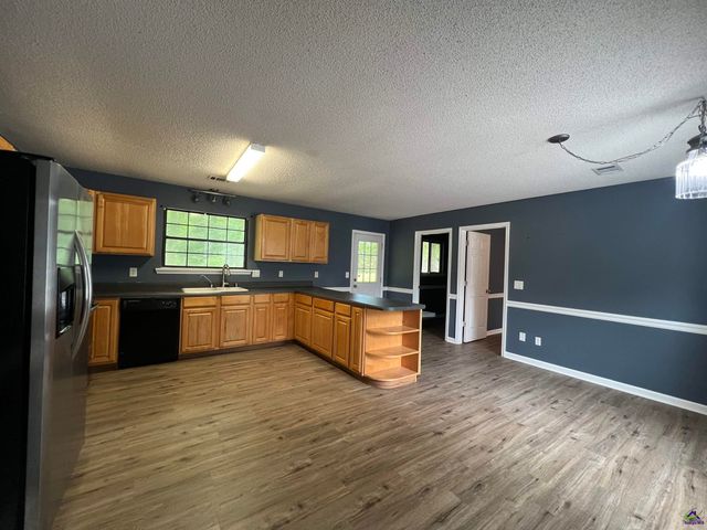 313 Kirkwood Circle, Warner Robins, GA 31088