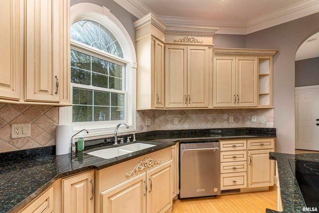 3115 W Striegel Rd Road, Carbondale, IL 62901