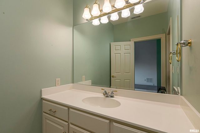 3115 W Striegel Rd Road, Carbondale, IL 62901