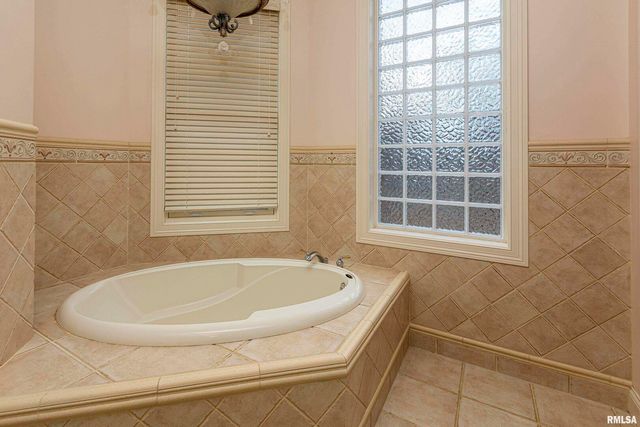 3115 W Striegel Rd Road, Carbondale, IL 62901