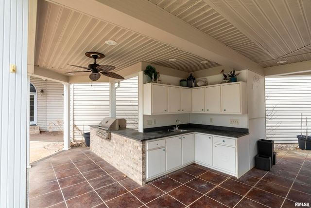 3115 W Striegel Rd Road, Carbondale, IL 62901