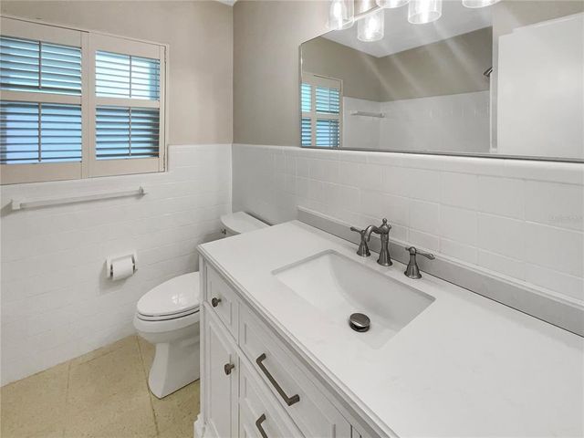 4825 W BAY COURT AVENUE, Tampa, FL 33611