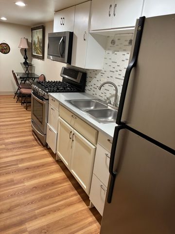 224 Spruce Avenue, Bensenville, IL 60106