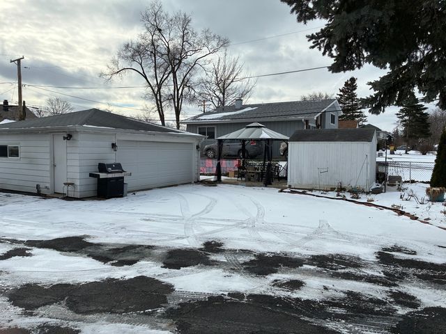 224 Spruce Avenue, Bensenville, IL 60106