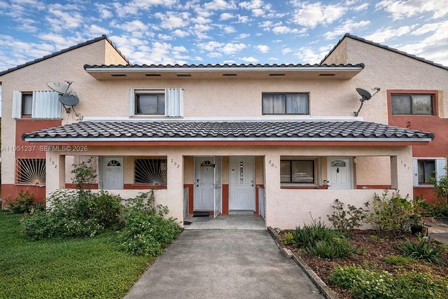 2871 W 76th St 201-6, Hialeah, FL 33018