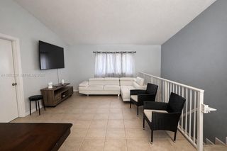 2871 W 76th St 201-6, Hialeah, FL 33018