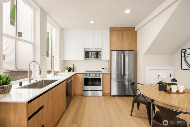 906 A 28th Avenue S, Seattle, WA 98144