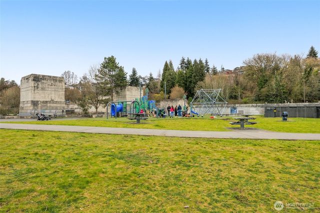 906 A 28th Avenue S, Seattle, WA 98144