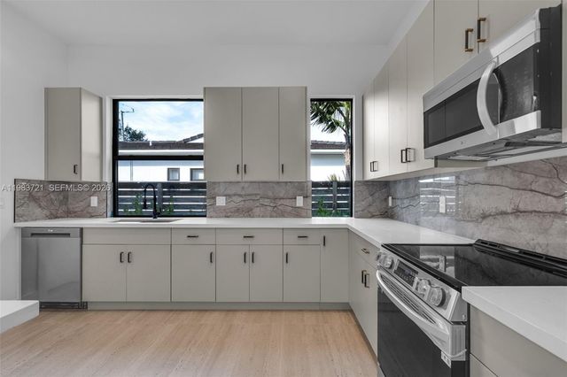 3905 SW 5th St 3905, Coral Gables, FL 33134