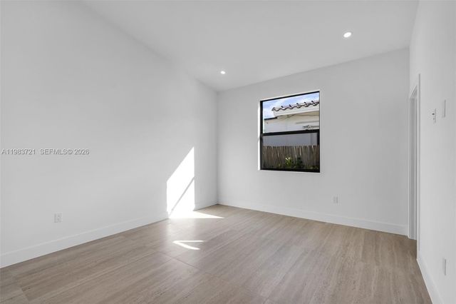 3905 SW 5th St 3905, Coral Gables, FL 33134