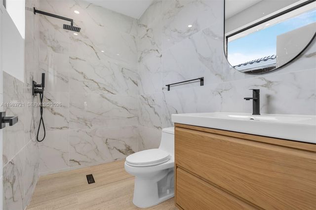 3905 SW 5th St 3905, Coral Gables, FL 33134