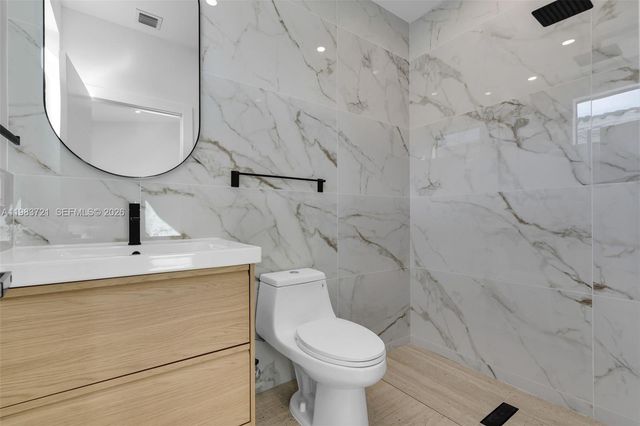 3905 SW 5th St 3905, Coral Gables, FL 33134