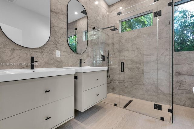 3905 SW 5th St 3905, Coral Gables, FL 33134