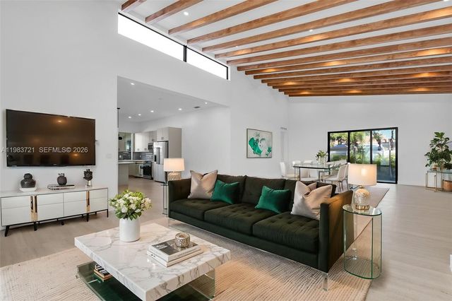 3905 SW 5th St 3905, Coral Gables, FL 33134