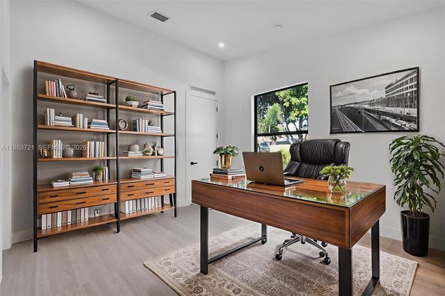 3905 SW 5th St 3905, Coral Gables, FL 33134