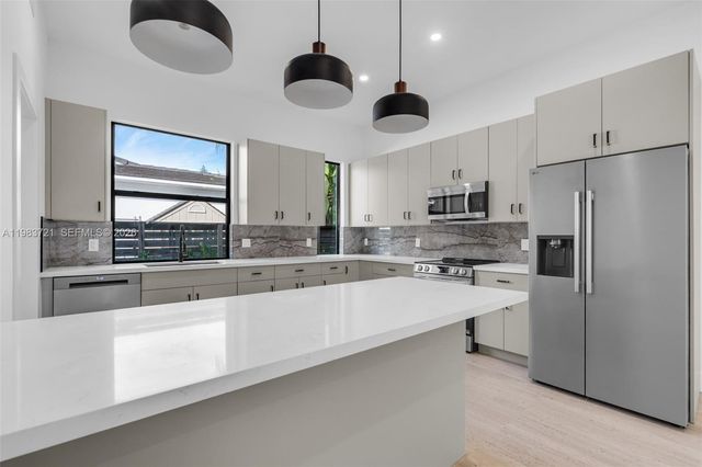 3905 SW 5th St 3905, Coral Gables, FL 33134