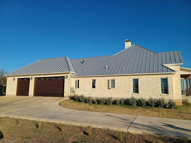 332 River Ranch CIR, Martindale, TX 78655