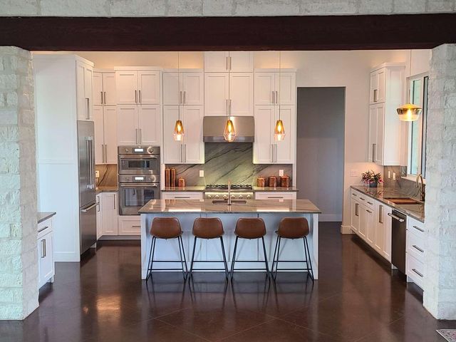 332 River Ranch CIR, Martindale, TX 78655