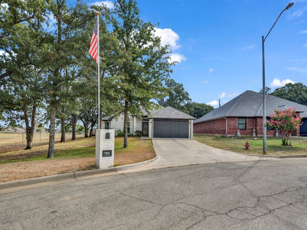 780 Stribling Circle, Azle, TX 76020 — photo 4