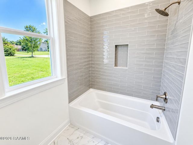 205 Cliffside Drive, Youngsville, LA 70592