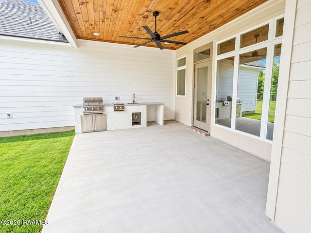 205 Cliffside Drive, Youngsville, LA 70592