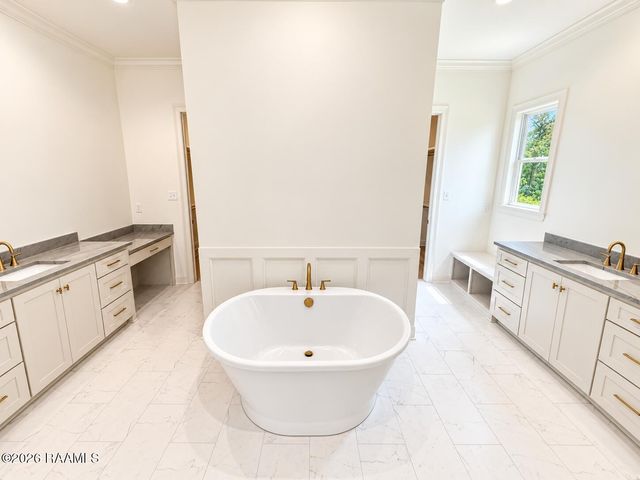 205 Cliffside Drive, Youngsville, LA 70592