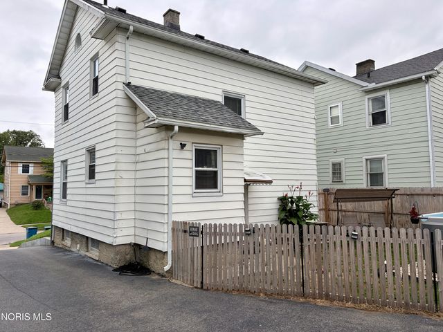 327 Van Buren Avenue, Toledo, OH 43605