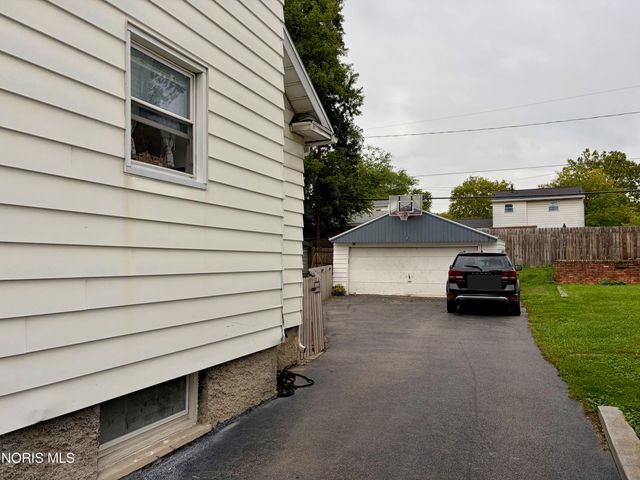 327 Van Buren Avenue, Toledo, OH 43605