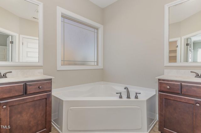 2440 Us 70 A, Selma, NC 27576