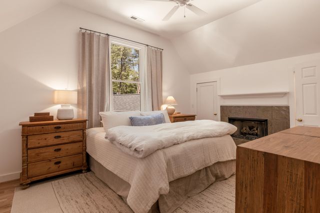 48 Brock Creek Trail, Signal Mountain, TN 37377
