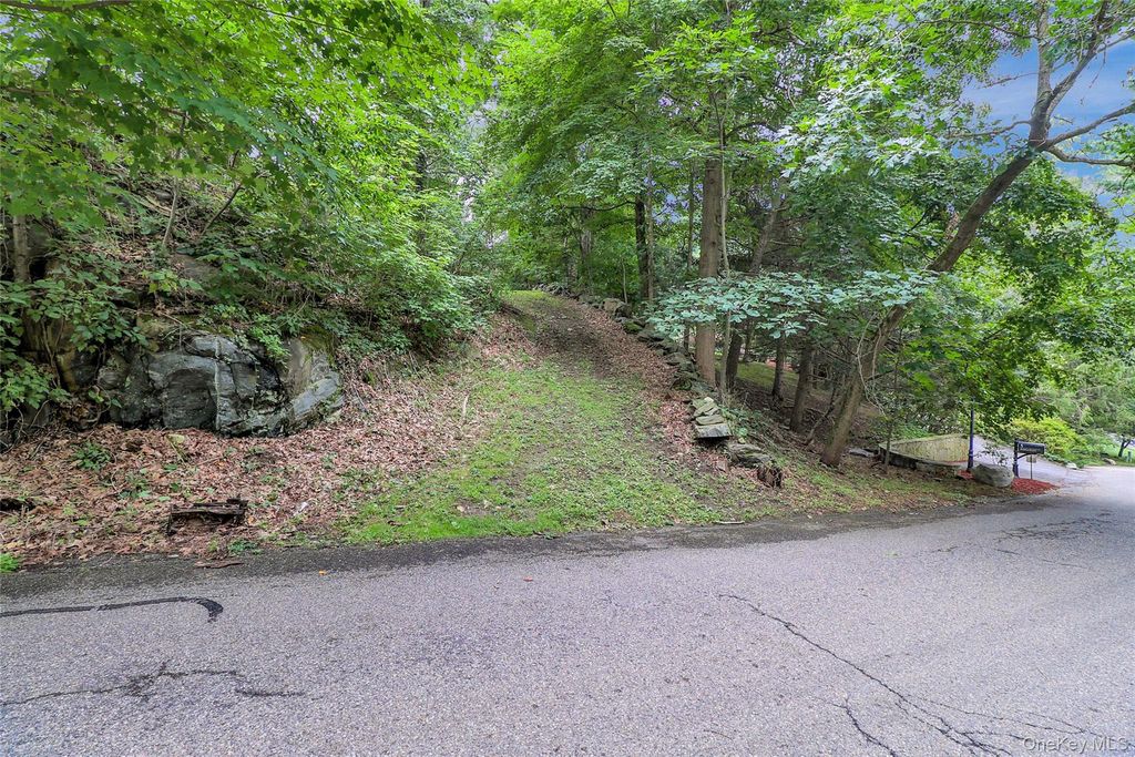 1 Pamela Place, Millwood, NY 10546 — exterior