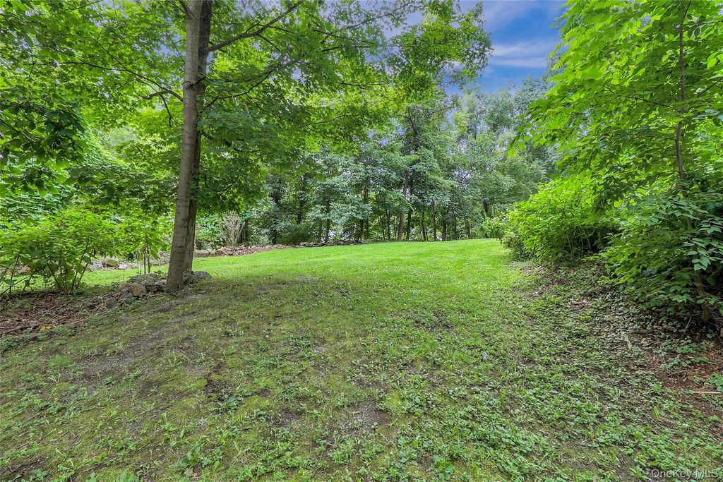 1 Pamela Place, Millwood, NY 10546 — photo 3