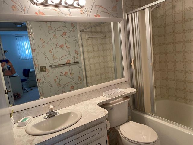 811 S Hollybrook Drive 203, Pembroke Pines, FL 33025