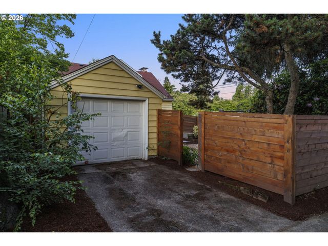 6405 Ne 26TH Ave, Portland, OR 97211
