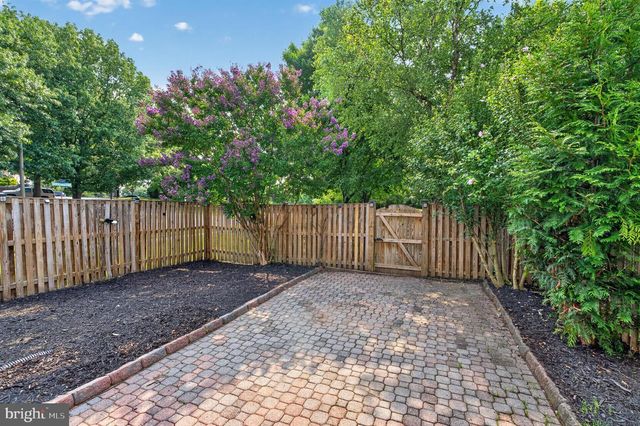 7501 BLANFORD CT, Alexandria, VA 22315