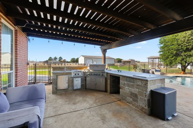 102 Van Meter Drive, Aurora, TX 76078