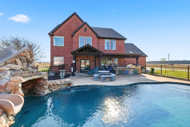 102 Van Meter Drive, Aurora, TX 76078