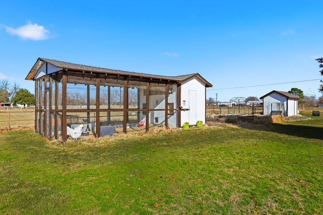 102 Van Meter Drive, Aurora, TX 76078