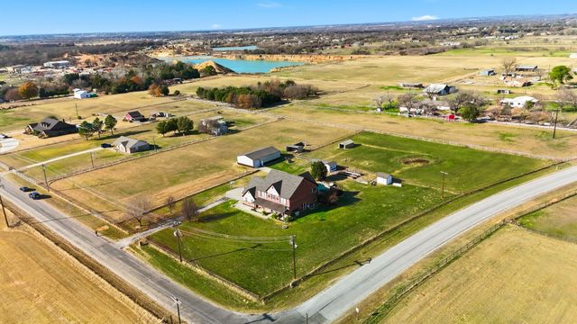 102 Van Meter Drive, Aurora, TX 76078