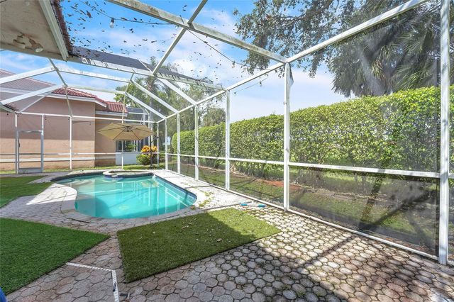 7701 Highlands Cir, Margate, FL 33063