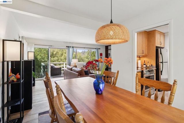 55 Asilomar Cir, Oakland, CA 94611