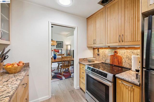 55 Asilomar Cir, Oakland, CA 94611