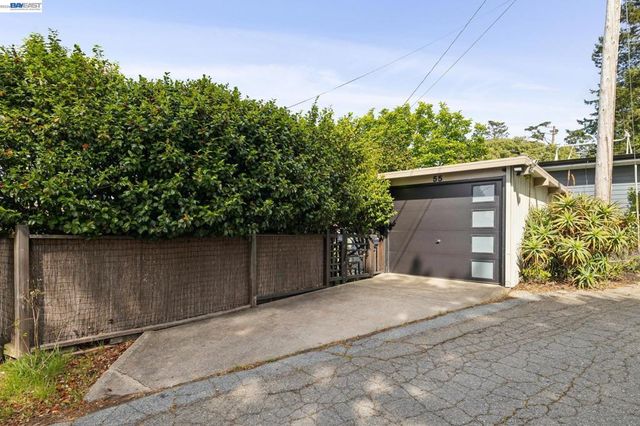 55 Asilomar Cir, Oakland, CA 94611