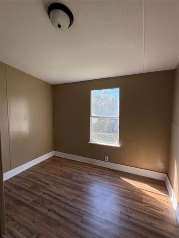 2501 Mcdonald Road, Oyster Creek, TX 77541