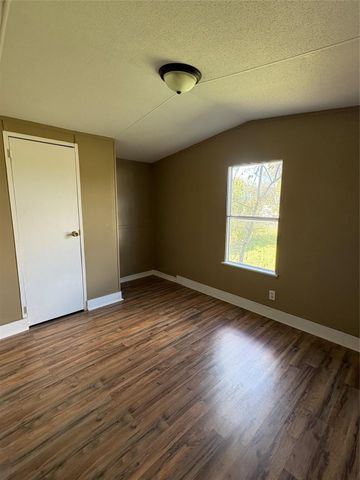 2501 Mcdonald Road, Oyster Creek, TX 77541