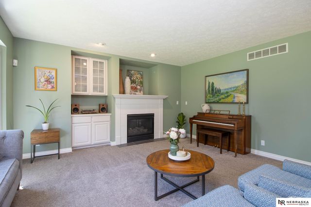 6808 Ridge Road, Lincoln, NE 68512
