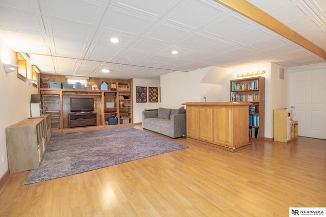 6808 Ridge Road, Lincoln, NE 68512